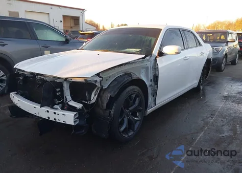 2021 Chrysler 300 300S z USA, uszkodzony, nr VIN 2C3CCABG6MH589081